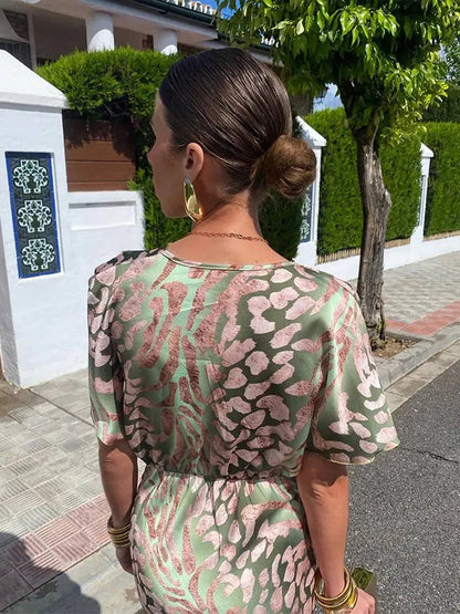 Chic Wrap Dress | Women's Elegant Dress with Adjustable Fit | Versatile Style for Any Occasion