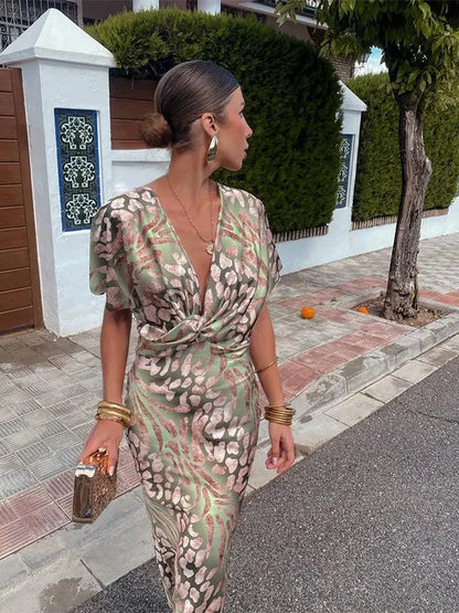 Chic Wrap Dress | Women's Elegant Dress with Adjustable Fit | Versatile Style for Any Occasion