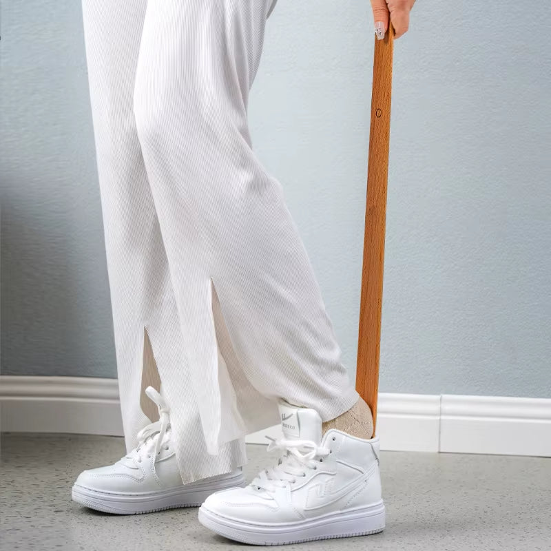 Elegant Home | Long Handled Shoehorn with Magnetic Wall Mount | Effortless Shoe Dressing Aid