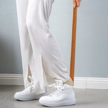 Elegant Home | Long Handled Shoehorn with Magnetic Wall Mount | Effortless Shoe Dressing Aid