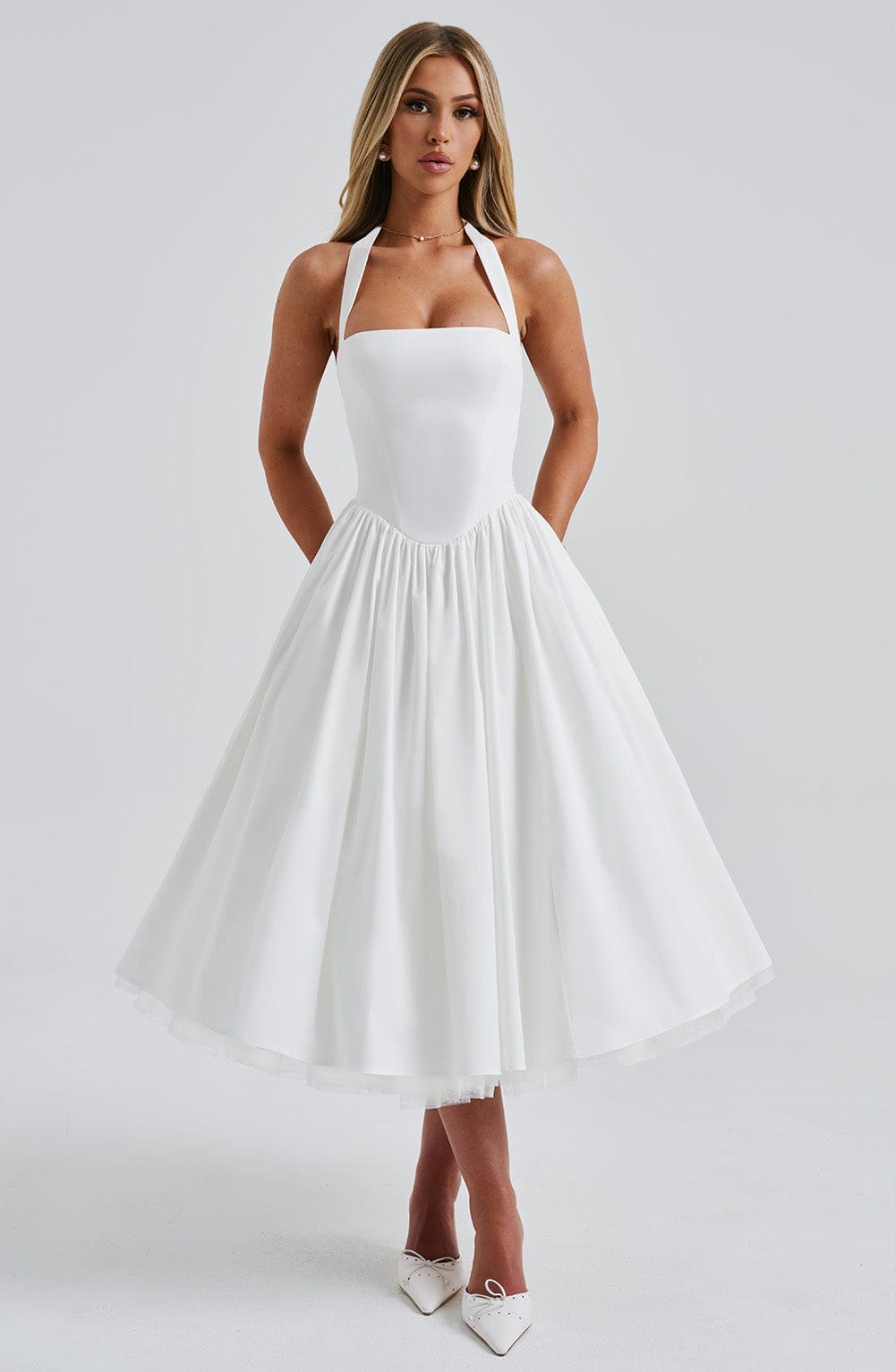 Elegant | Women's Cocktail Dress with Halter Neck Design | Flattering Midi Length for Wedding Guests
