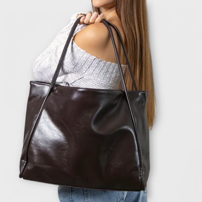 Everyday Elegance | Women's Handbag with Structured Design | Versatile Purses for Summer Outings